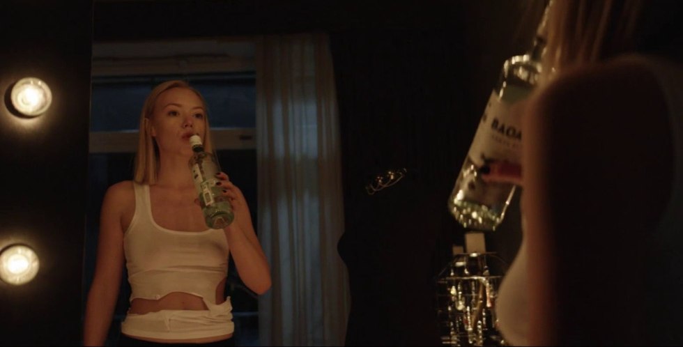 Victoria Laughs Neangla