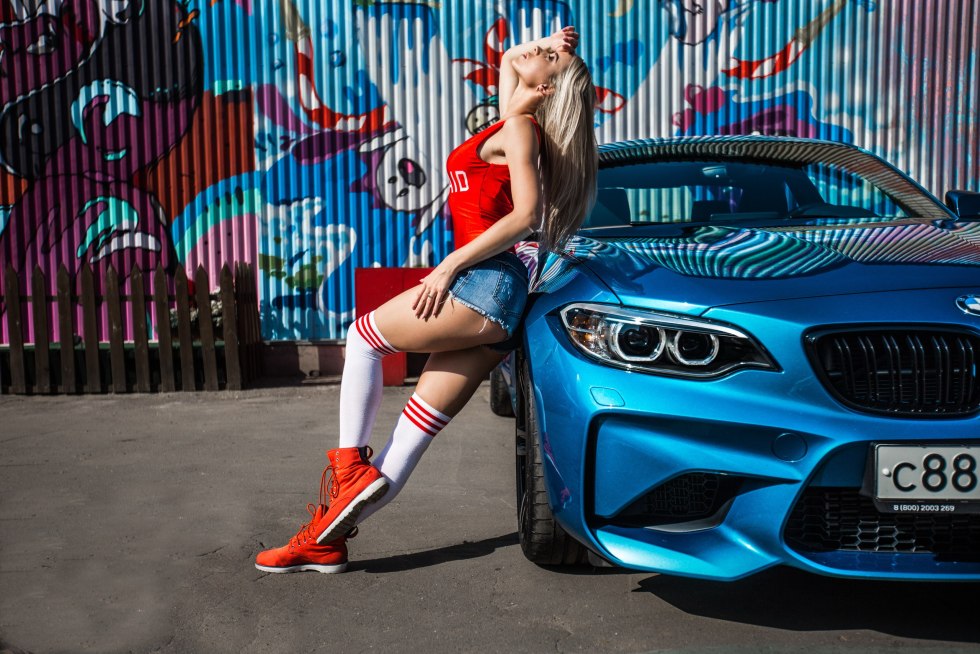 BMW M2 and girl