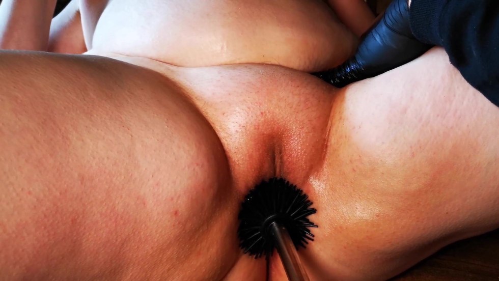 Cut the cutting of the clitoris