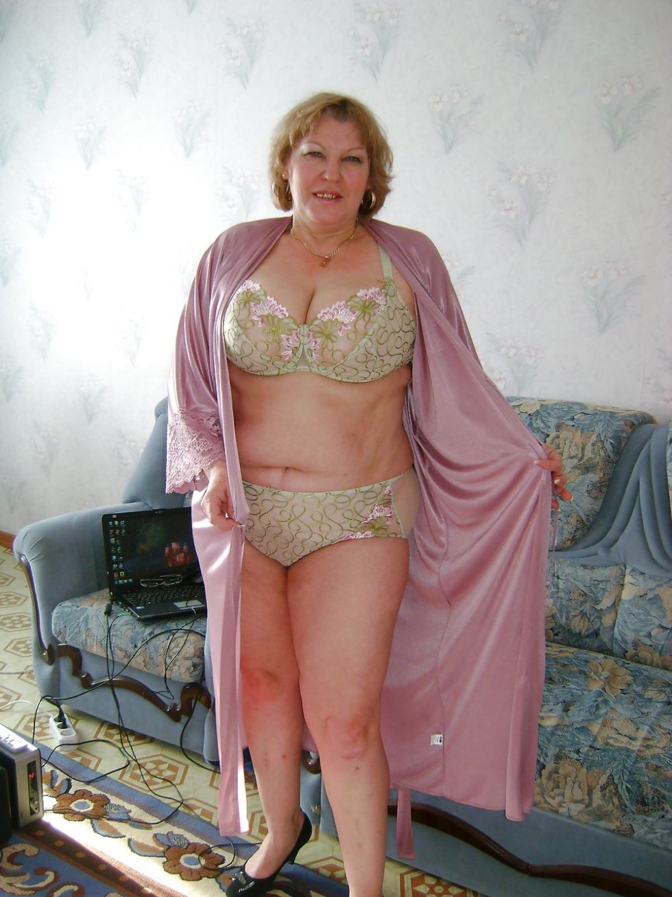 Full Thights in the Mini mature