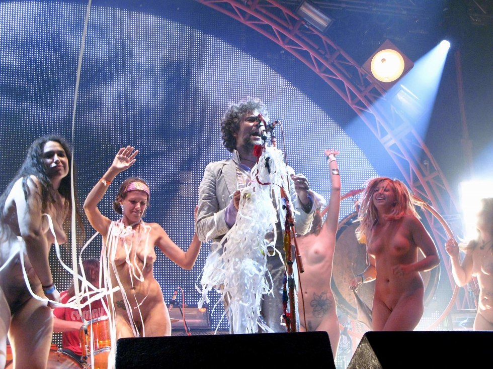Naked musicians on stage video
