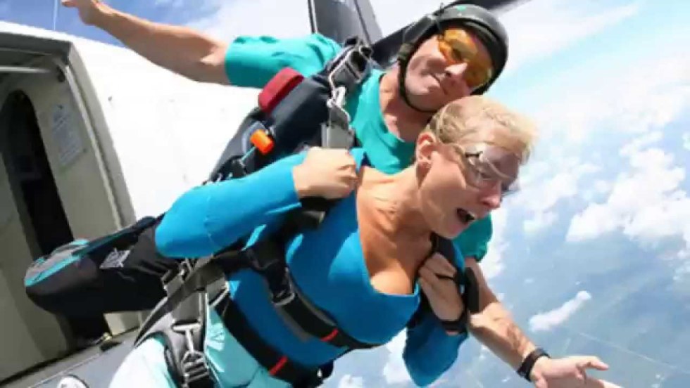 Hole in the parachute dome