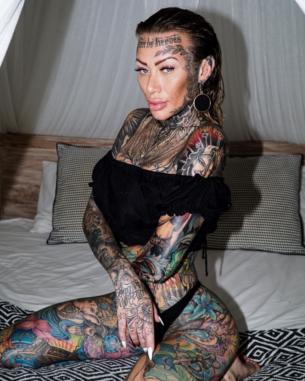 The most tattooed girl Beki Holt