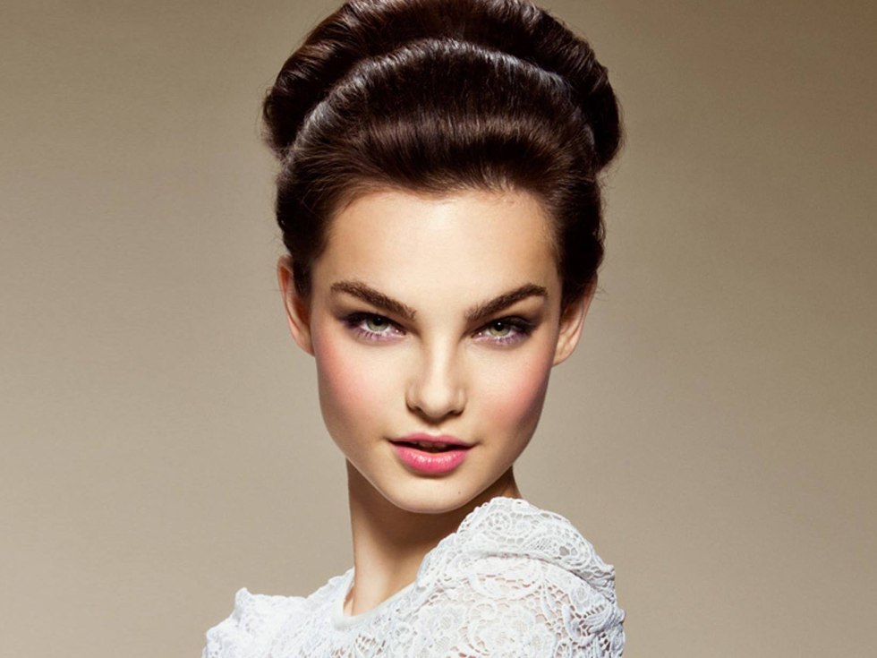 Volumetric haircuts for girls in Soviet times