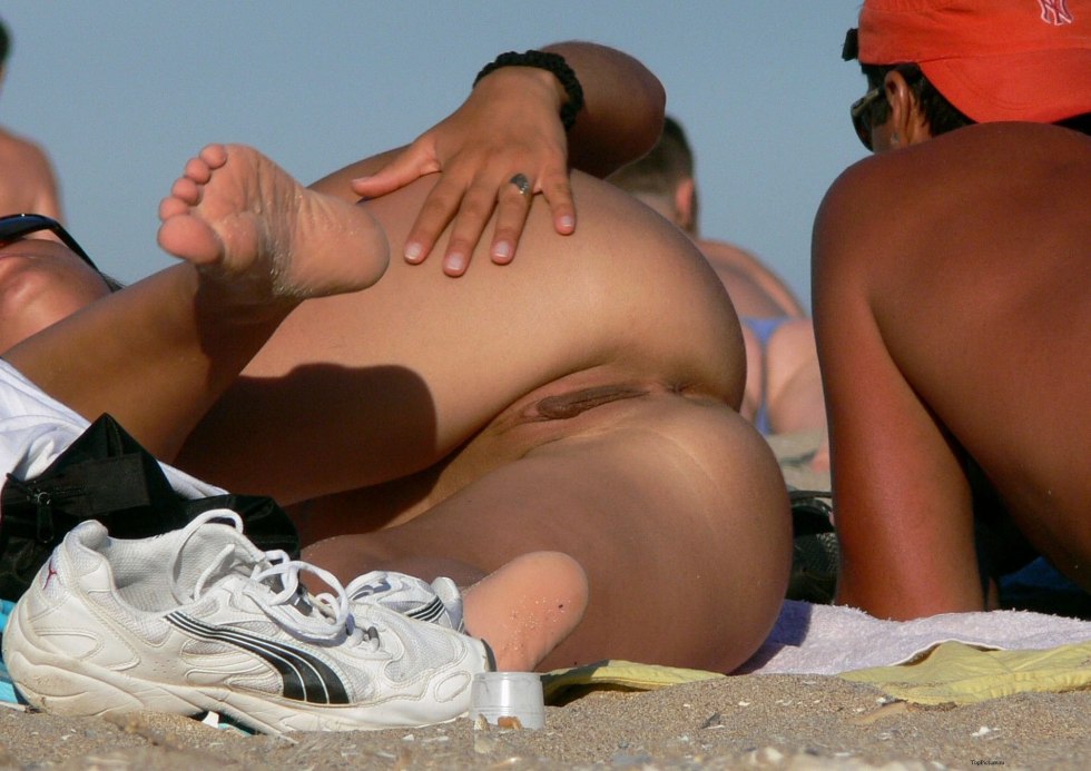 Spied on the beach of coarsely