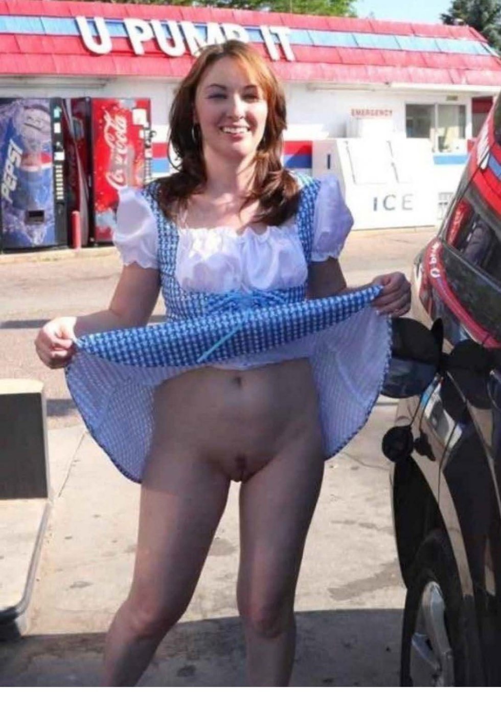 Naked blondes under the skirt