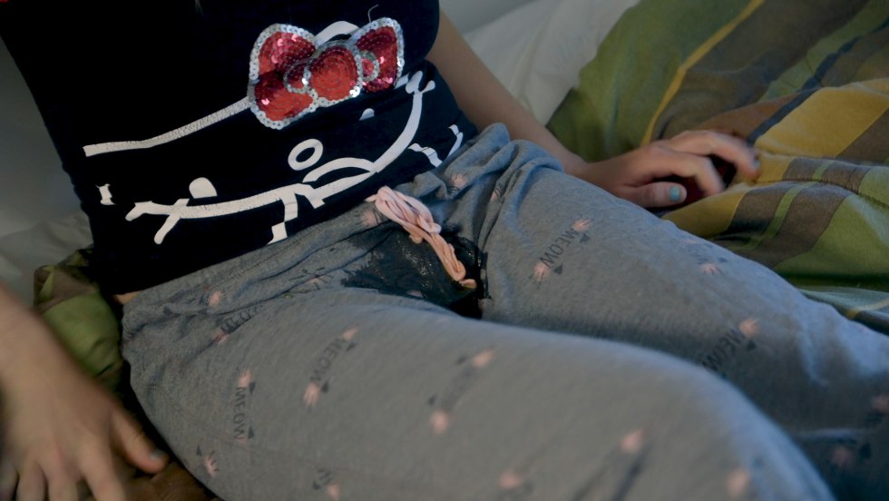 Girl Pissing bed