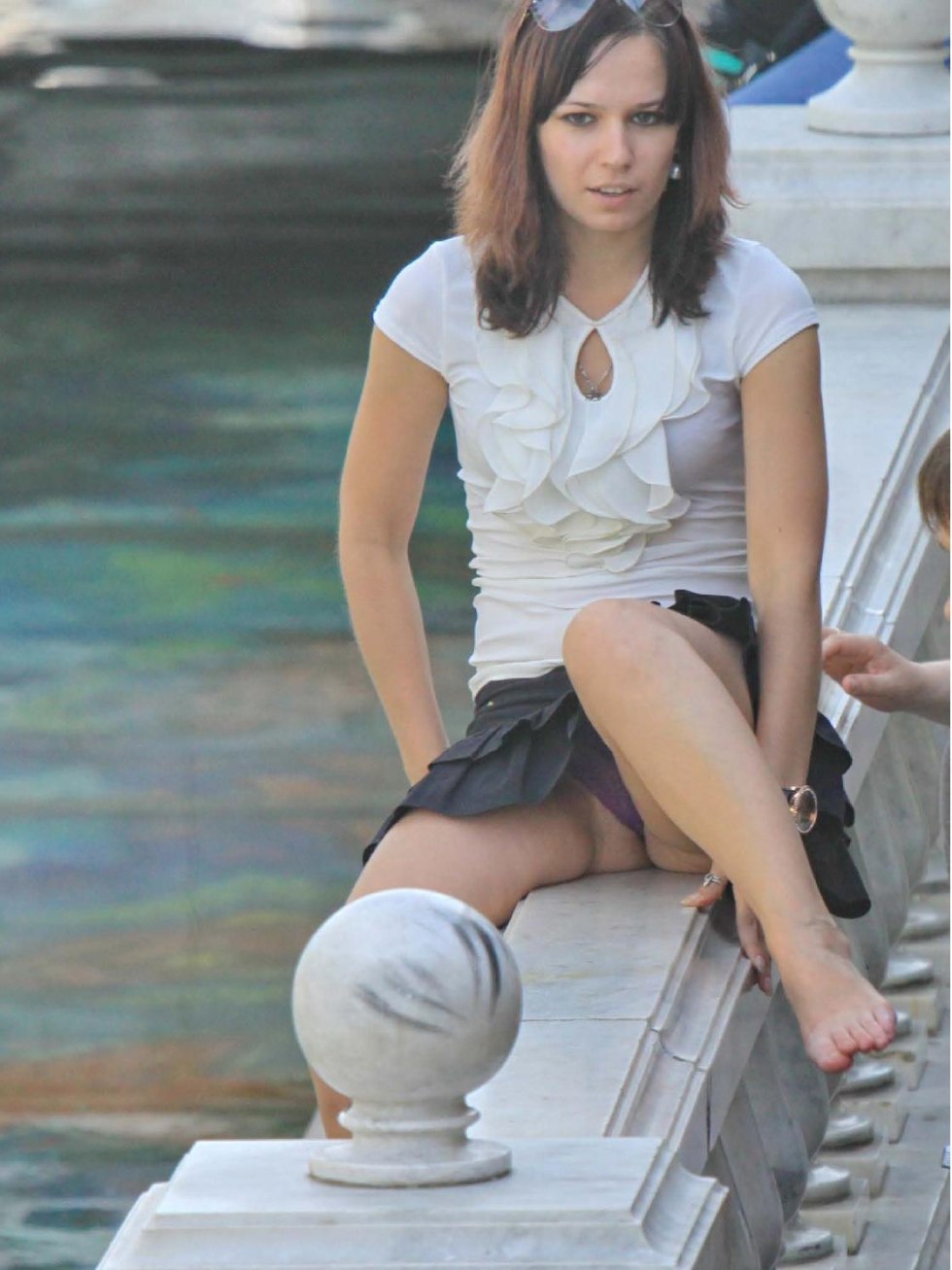 Stockings under the skirt amateur