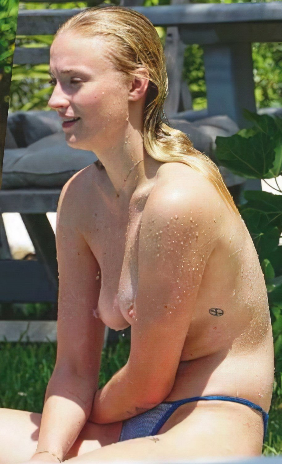 Sophie Turner Naked chest