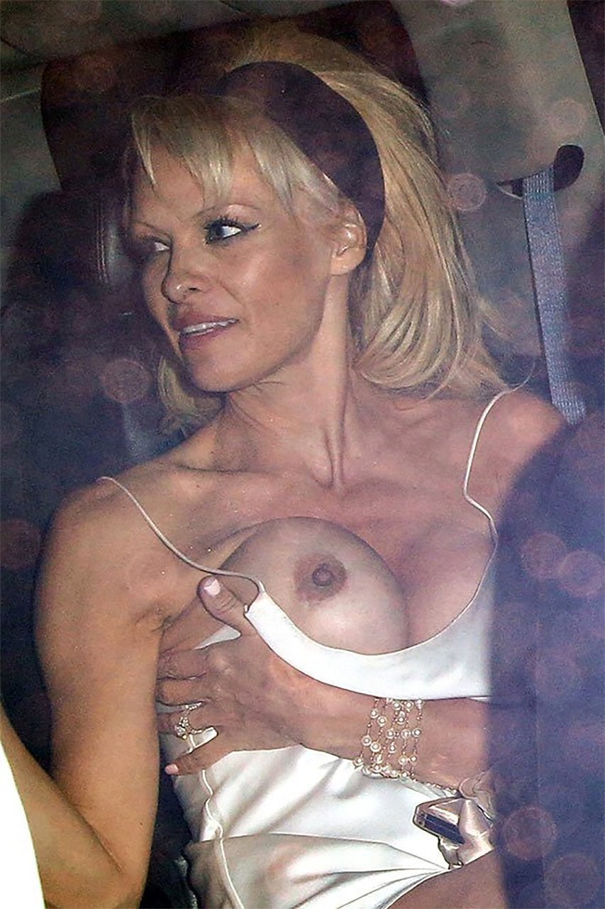 Pamela Anderson Topless