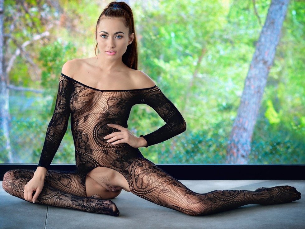 Dress grid on a naked body