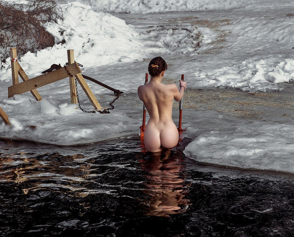 Bathing in the hole naked